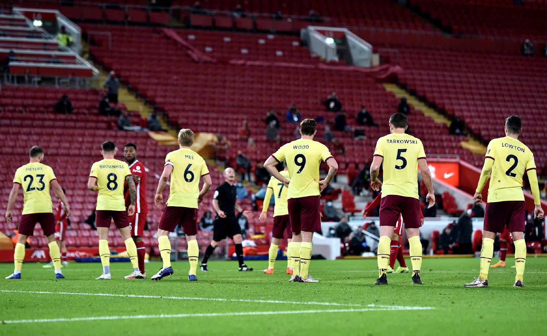 而詹姆斯的 而詹姆斯的